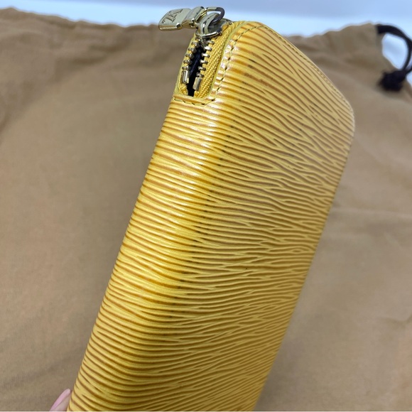 LOUIS Vuitton LV Hand Bag Jasmin Yellow Purse with Wallet - Picture 14 of 16